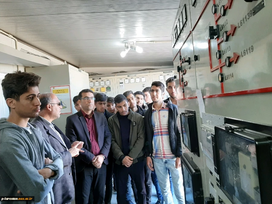 بازدید دانشجویان رشته الکترو تکنیک آموزشکده  از پست 66 کیلو ولت لارستان 3