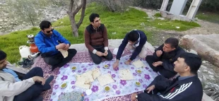 کارکنان آموزشکده فنی لارستان به مناسبت سالگرد پیروزی شکوهمند انقلاب اسلامی کوهپیمایی نمودند. 3