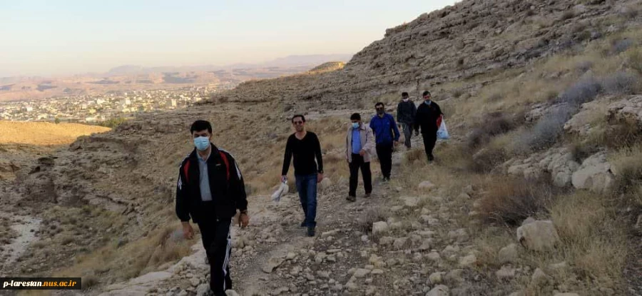 کارکنان آموزشکده فنی لارستان به مناسبت هفته ی وحدت کوهپیمایی کردند 3