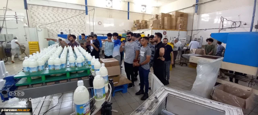 بازدید علمی دانشجویان از شرکت صنعتی تولیدی لبنیات قنبرزاده لارستان 6
