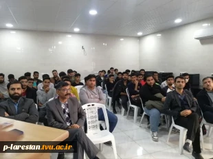 نشست جهاد تبیین و تریبون آزاد در آموزشکده فنی و حرفه‌ای لارستان  2