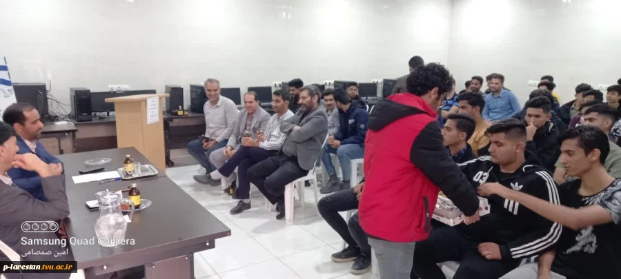 برگزاری  جلسه ی پرسش و پاسخ و تریبون آزاد در آستانه انتخابات توسط  آموزشکده فنی و حرفه ای لارستان  2