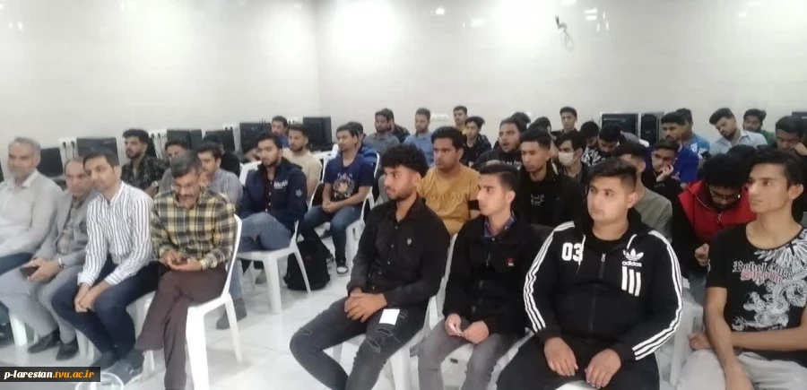 برگزاری  جلسه ی پرسش و پاسخ و تریبون آزاد در آستانه انتخابات توسط  آموزشکده فنی و حرفه ای لارستان  2
