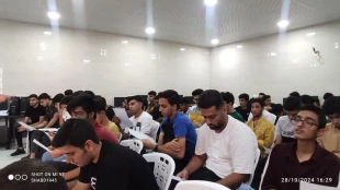 جلسه ی توجیهی دانشجویان جدید الورود آموزشکده ملی مهارت پسران لارستان برگزار شد.  5