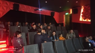 حضوردانشجویان  در سینما بهمناسبت  گرامیداشت 16 آذر. 3
