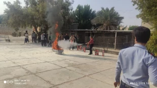همزمان با گرامیداشت 16 آذر آموزش اطفاء حریق ویژه دانشجویان برگزار گردید . 2