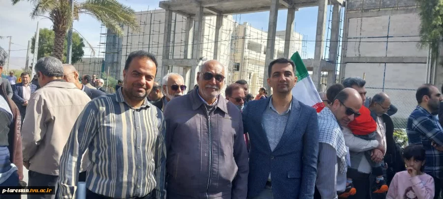 گزارش تصویری از حضور جمعی از اساتید و کارکنان آموزشکده پسران لارستان در راهپیمایی22 بهمن 1404 5